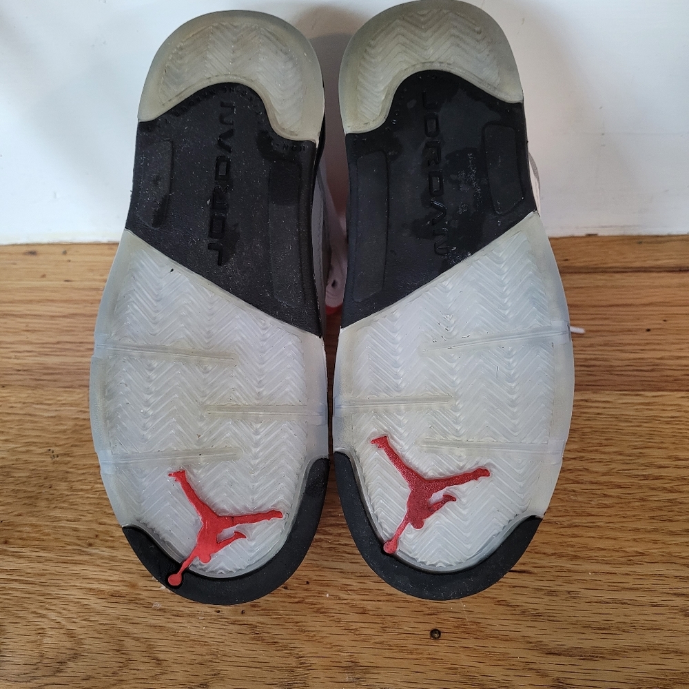 Retro 5 Fire Red - Picture 5 of 5